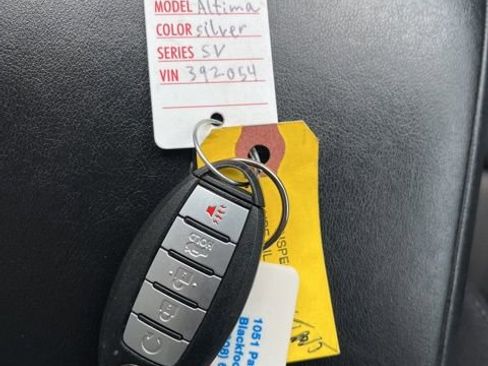 Used 2024 Nissan Altima 2.5 SV FWD image 48