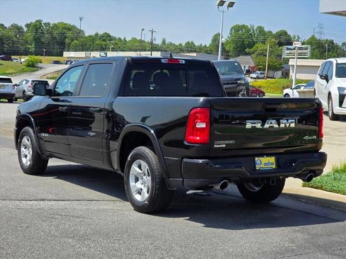 Used 2025 RAM 1500 Big Horn AWD/4WD image 24