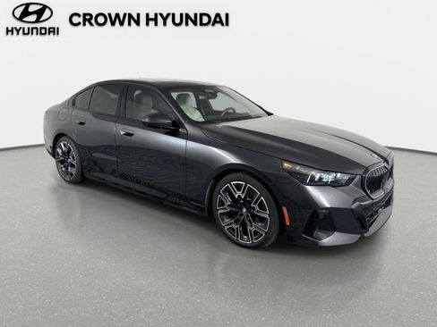 Used 2024 BMW i5 eDrive40i w/ M Sport Package RWD image 3