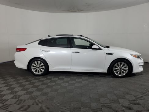 Used 2016 Kia Optima EX w/ Premium Package FWD image 3