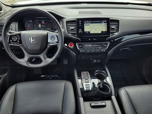 Used 2021 Honda Pilot Touring image 18