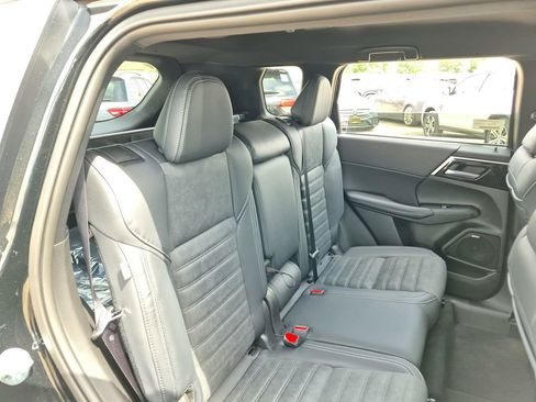 New 2026 Mitsubishi Outlander LE FWD image 25