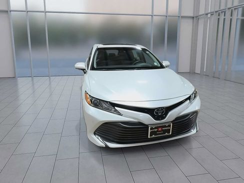 Certified 2018 Toyota Camry XLE w/ Audio Package FWD image 3