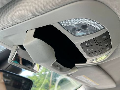 Used 2023 Chrysler Pacifica Touring-L FWD image 29
