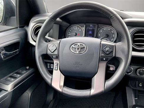 Used 2017 Toyota Tacoma TRD Pro image 11