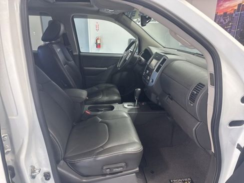 Used 2021 Nissan Frontier PRO-4X w/ Pro-4x Utility Package image 21