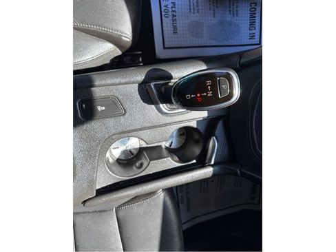 Used 2018 Cadillac XT5 Luxury w/ LPO, Black Ice Package FWD image 18