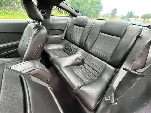 Used 2010 Ford Mustang GT RWD image 13