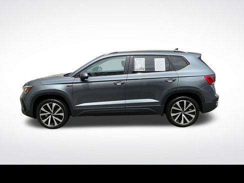 Used 2024 Volkswagen Taos SE FWD image 13