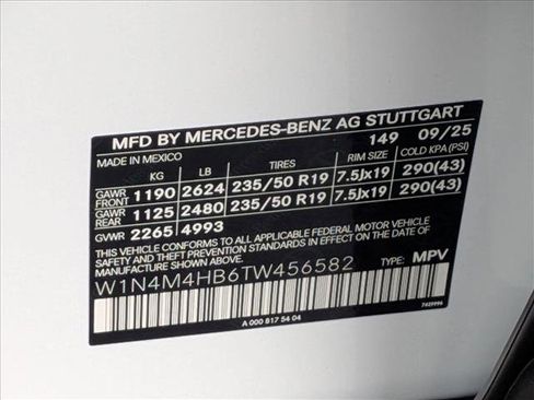 New 2026 Mercedes-Benz GLB 250 4MATIC image 18