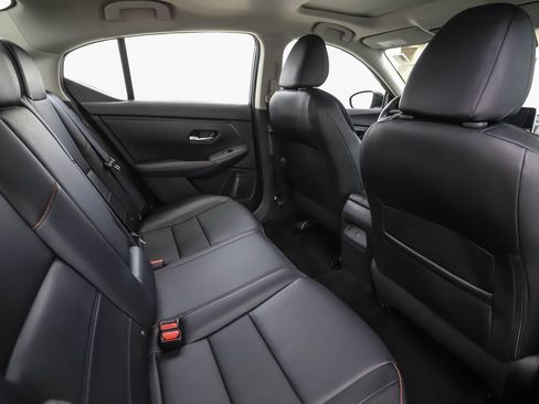 Used 2025 Nissan Sentra SR w/ SR Premium Package FWD image 25