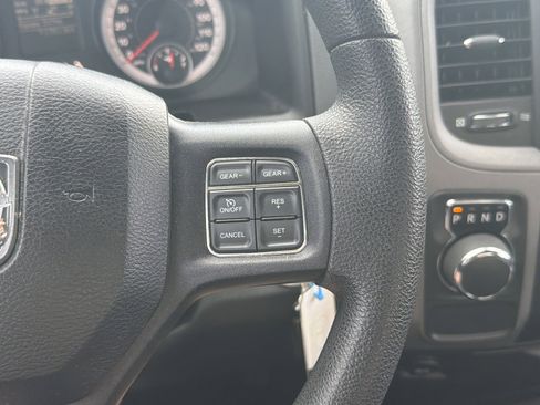 Used 2015 RAM 1500 Express RWD image 20