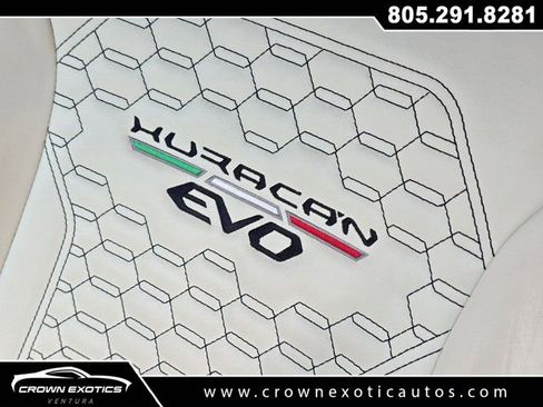 Used 2020 Lamborghini Huracan EVO image 35