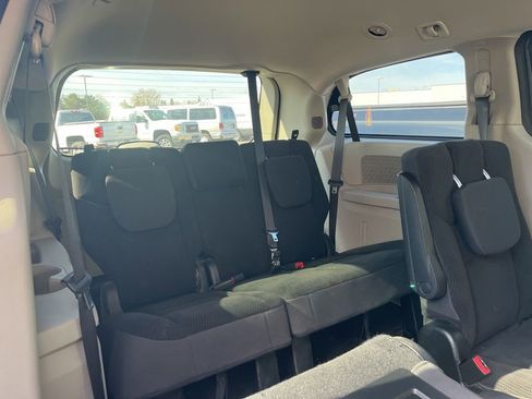 Used 2017 Dodge Grand Caravan SE w/ Power Window Group FWD image 4