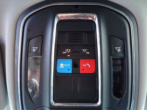 Used 2023 Jeep Grand Cherokee Laredo image 21