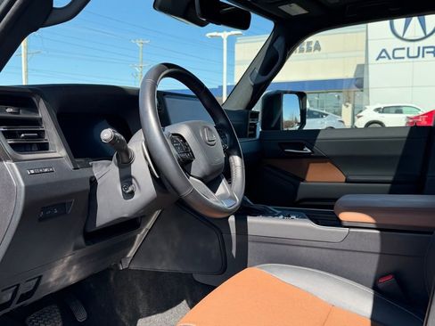 Used 2024 Lexus GX 550 w/ Cold Area Package image 8