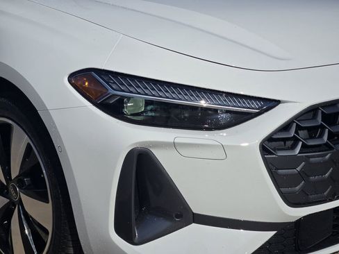 New 2025 Audi A5 2.0T Prestige image 9