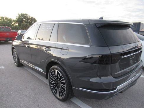 Used 2022 Lincoln Aviator Black Label w/ Dynamic Handling Package AWD/4WD image 4