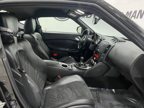 Used 2013 Nissan 370Z Touring image 28