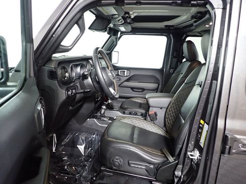 Used 2021 Jeep Gladiator Overland image 21