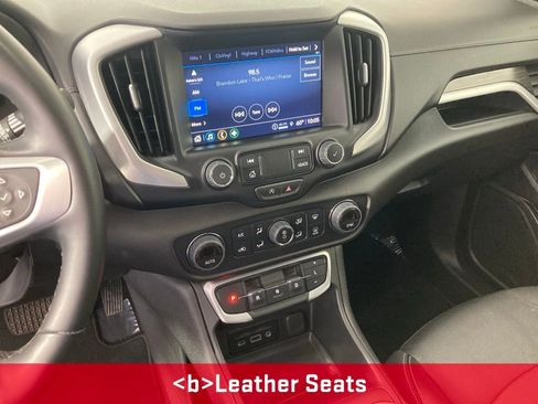 Used 2024 GMC Terrain SLT image 2