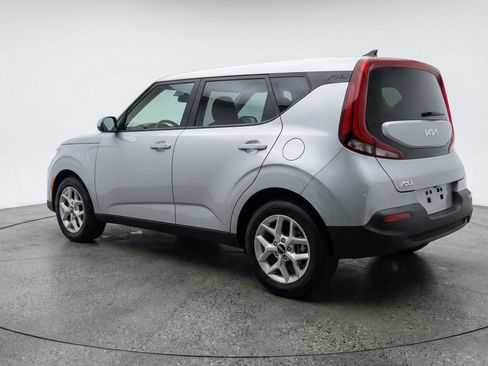 Used 2025 Kia Soul LX w/ LX Technology Package image 6