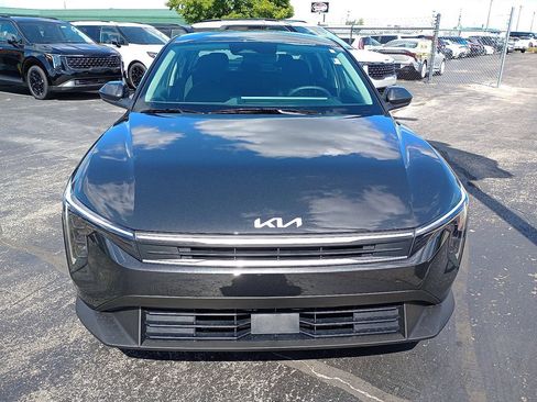 New 2025 Kia K4 LXS image 3