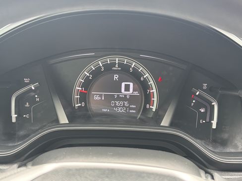 Used 2018 Honda CR-V LX image 14