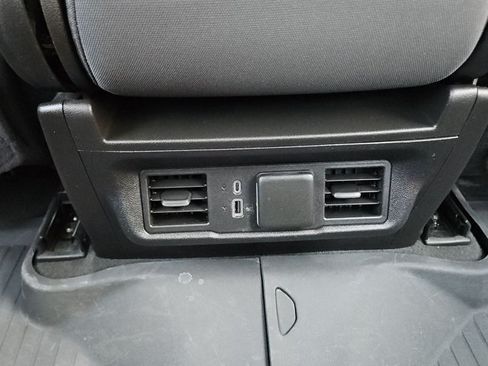 Used 2024 Chevrolet Silverado 2500 LT AWD/4WD image 17
