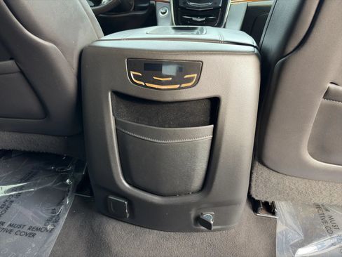 Used 2020 Cadillac Escalade 2WD image 23