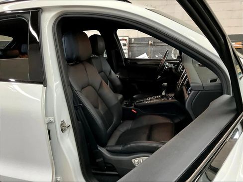 Used 2016 Porsche Macan S image 9
