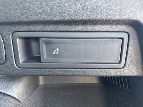 Used 2024 Volkswagen Tiguan Wolfsburg Edition image 29