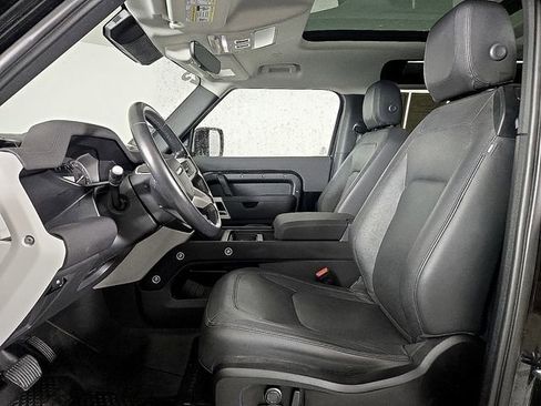 Used 2023 Land Rover Defender 90 SE image 13