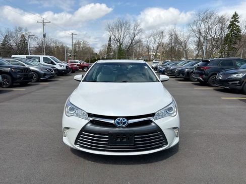 Used 2015 Toyota Camry XLE w/ Moonroof Package image 16