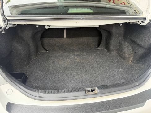 Used 2010 Toyota Camry SE FWD image 26