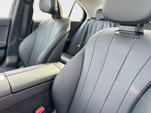 Used 2025 Mercedes-Benz E 350 4MATIC Sedan image 21