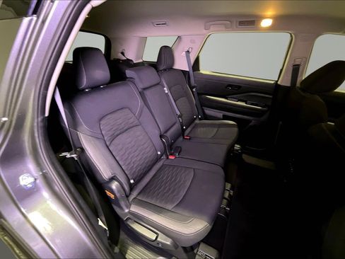 Used 2025 Nissan Pathfinder SV FWD image 24