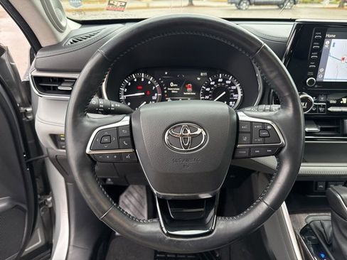 Used 2021 Toyota Highlander Limited image 30
