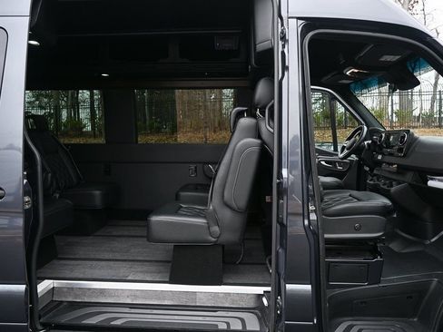 Used 2022 Mercedes-Benz Sprinter 3500 image 23