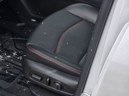 Used 2024 Chevrolet Equinox RS w/ RS Leather Package image 32