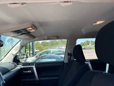 Used 2022 Toyota 4Runner Trail Special Edition AWD/4WD image 11