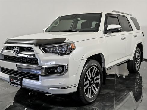 Used 2018 Toyota 4Runner Limited AWD/4WD image 5