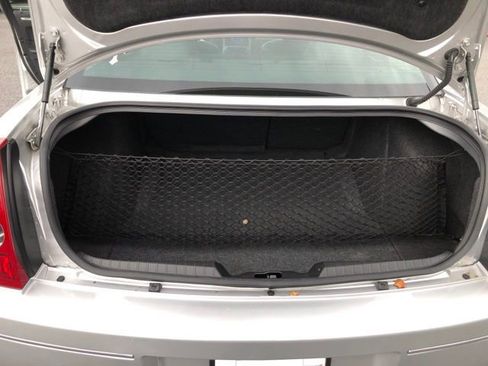 Used 2010 Chrysler 300 Touring image 37