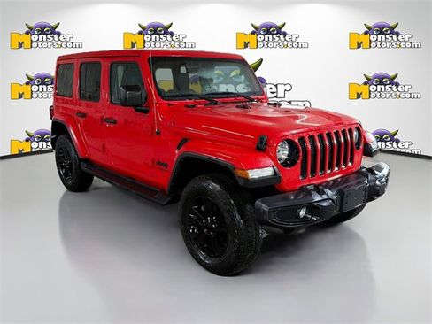 Used 2021 Jeep Wrangler Unlimited Sahara image 3