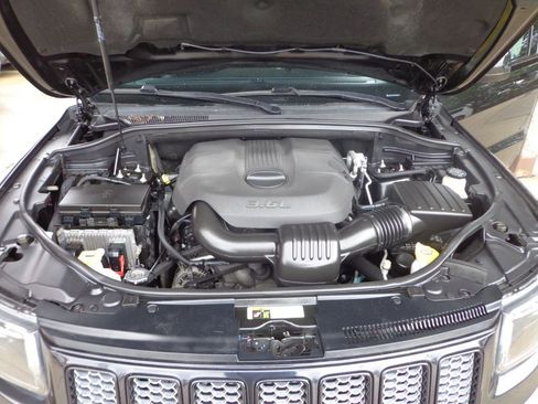 Used 2015 Jeep Grand Cherokee Altitude AWD/4WD image 12