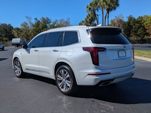 Used 2021 Cadillac XT6 Premium Luxury image 4