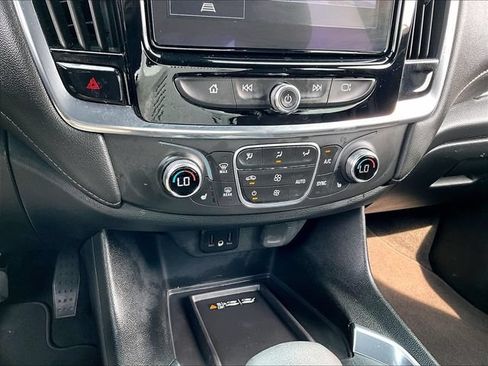 Used 2023 Chevrolet Traverse LT AWD/4WD image 28