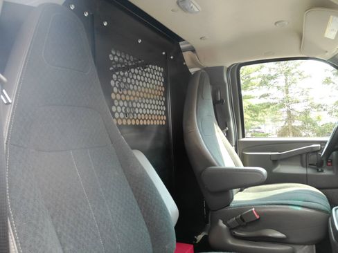 Certified 2025 Chevrolet Express 2500 w/ Driver Convenience Package RWD image 23
