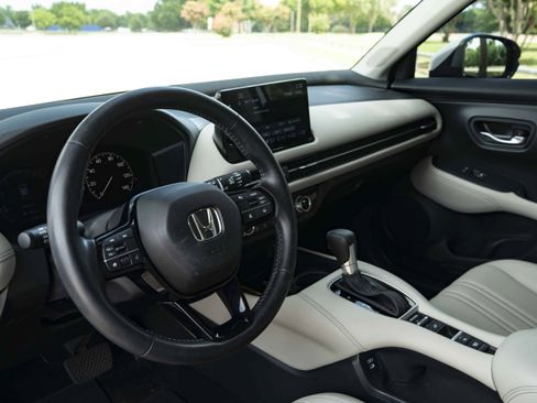 Used 2025 Honda HR-V EX-L image 16