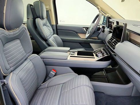 Used 2024 Lincoln Navigator Black Label AWD/4WD image 24